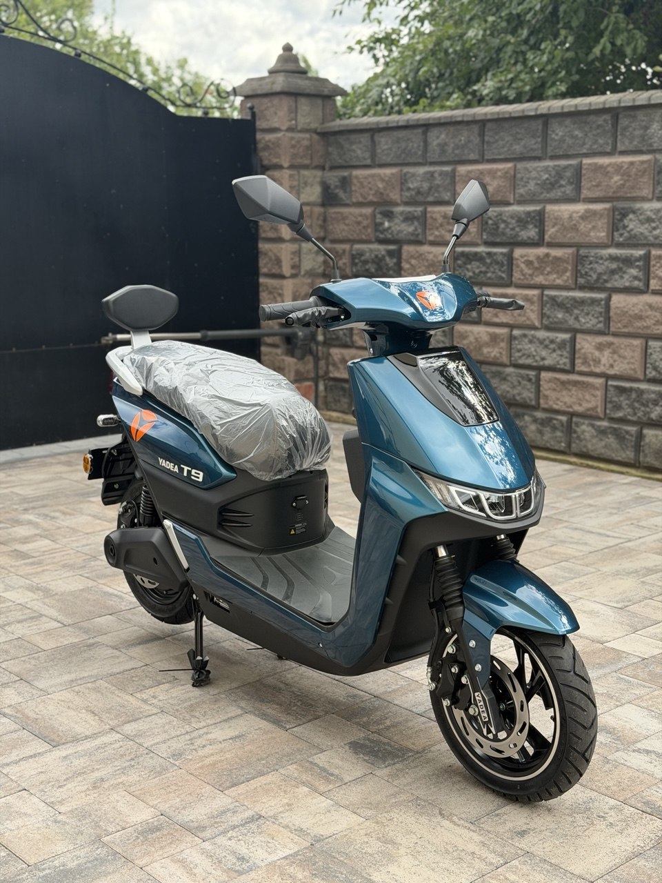 Yadea T9